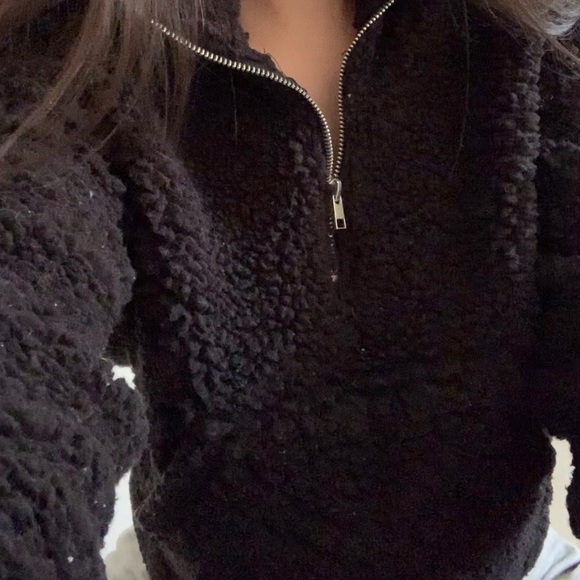 Black Fleece Quarter Zip Up - Picture 4 of 4